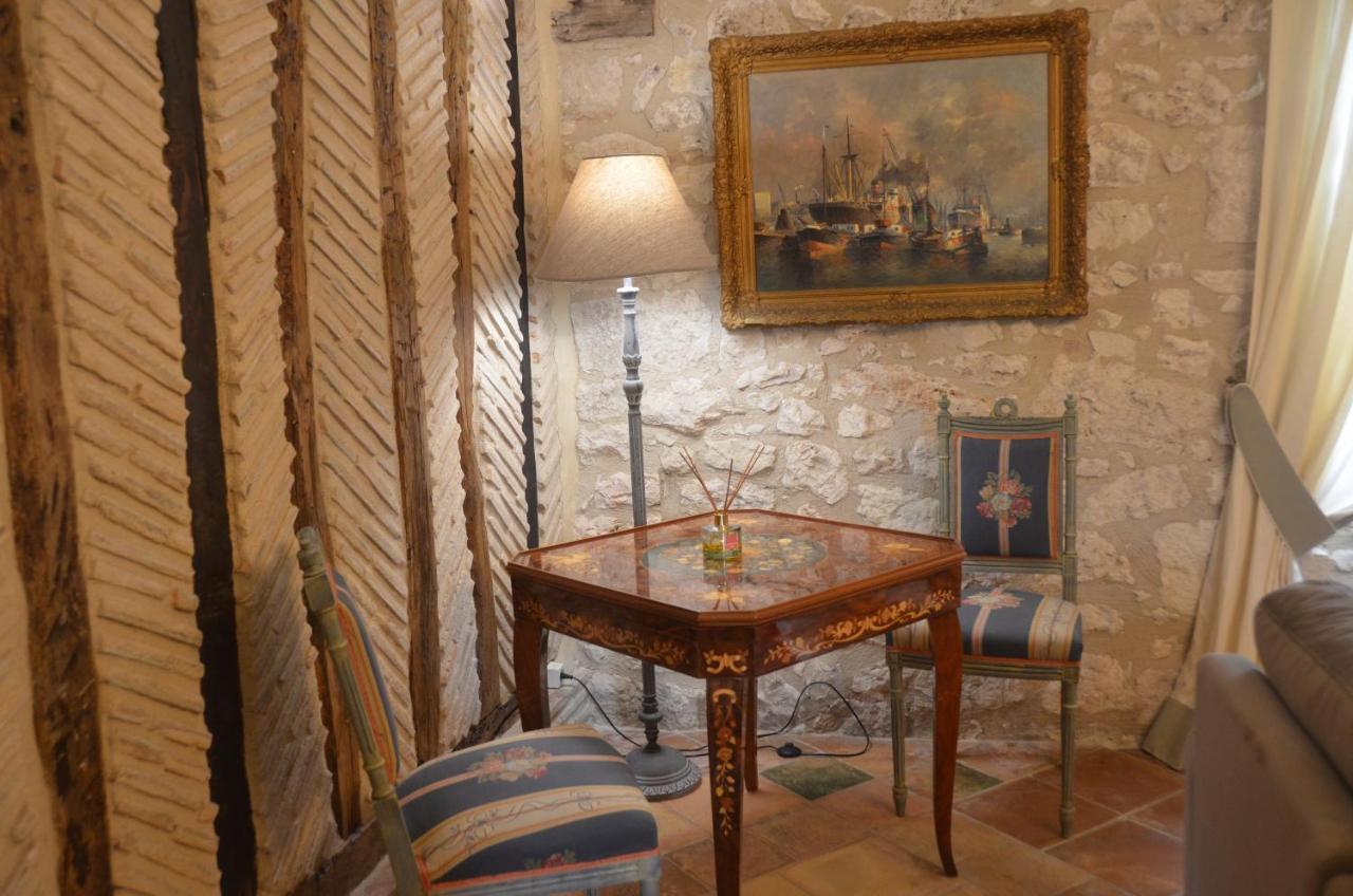 Le Murmure Des Fees Issigeac Экстерьер фото
